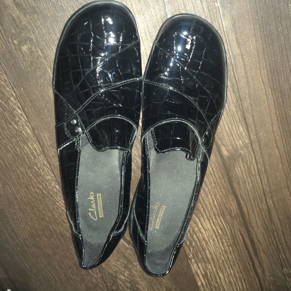 Clarks shiny crocodile pattern heeled black slip on shoes